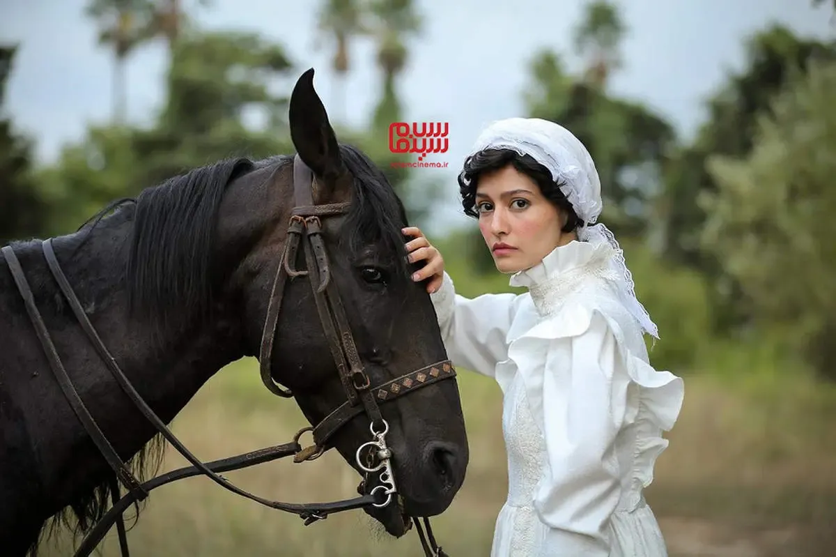 رونمایی پردیس احمدیه از استایل جدید و بهاریش