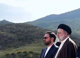 لحظه اعلام شهادت رئیسی در حرم امام رضا (ع) / فیلم