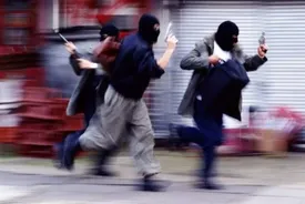 سرقت مسلحانه از بانک سپه در زاهدان/ یک نفر مجروح شد