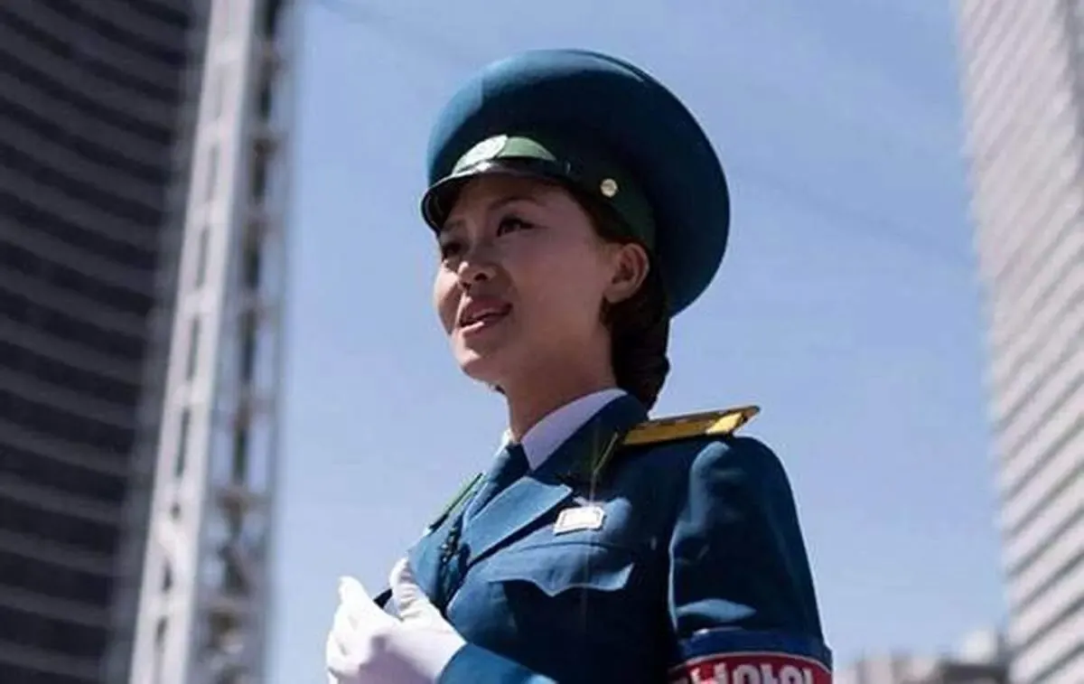 ببینید | نمایش مانکن‌های صنعت مد در چهارراه‌های کره‌ شمالی!