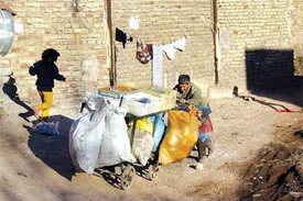 قالیباف فقیرنشینان را حاشیه‌نشین کرد