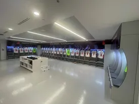 رختکن تیم ملی در آستانه بازی با ژاپن/ عکس