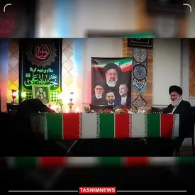 عکسی از وداع و سوگواری علم الهدی با پیکر دامادش