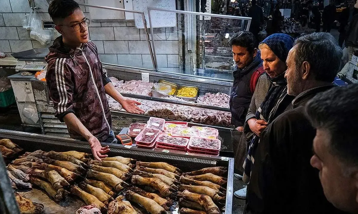 تخم‌مرغ گران‌تر از نرخ مصوب/ بازار کالاهای اساسی همچنان پرنوسان