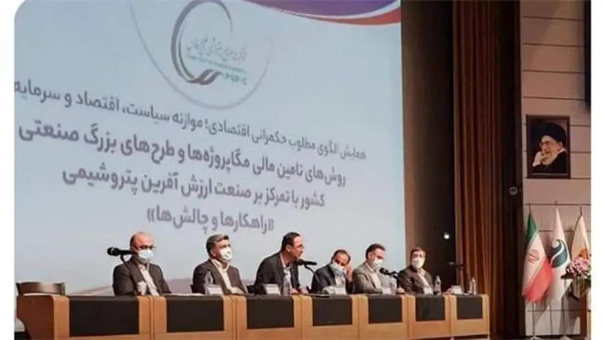 هدایت نقدینگی به سمت فعالیت‌های اقتصادی مولد زمینه‌ساز شکوفایی اقتصادی است