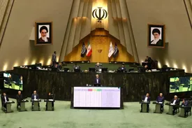 چینش متفاوت صندلی وزرا در صحن علنی