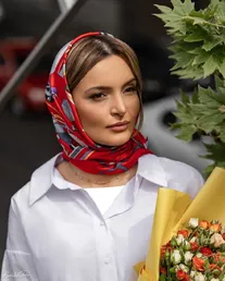 استایل مینیمال نیلوفر پارسا در یک جشنواره/ عکس