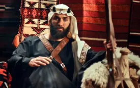 برای پایان تنش‌ها لباس عربی تن بنزما کردند!