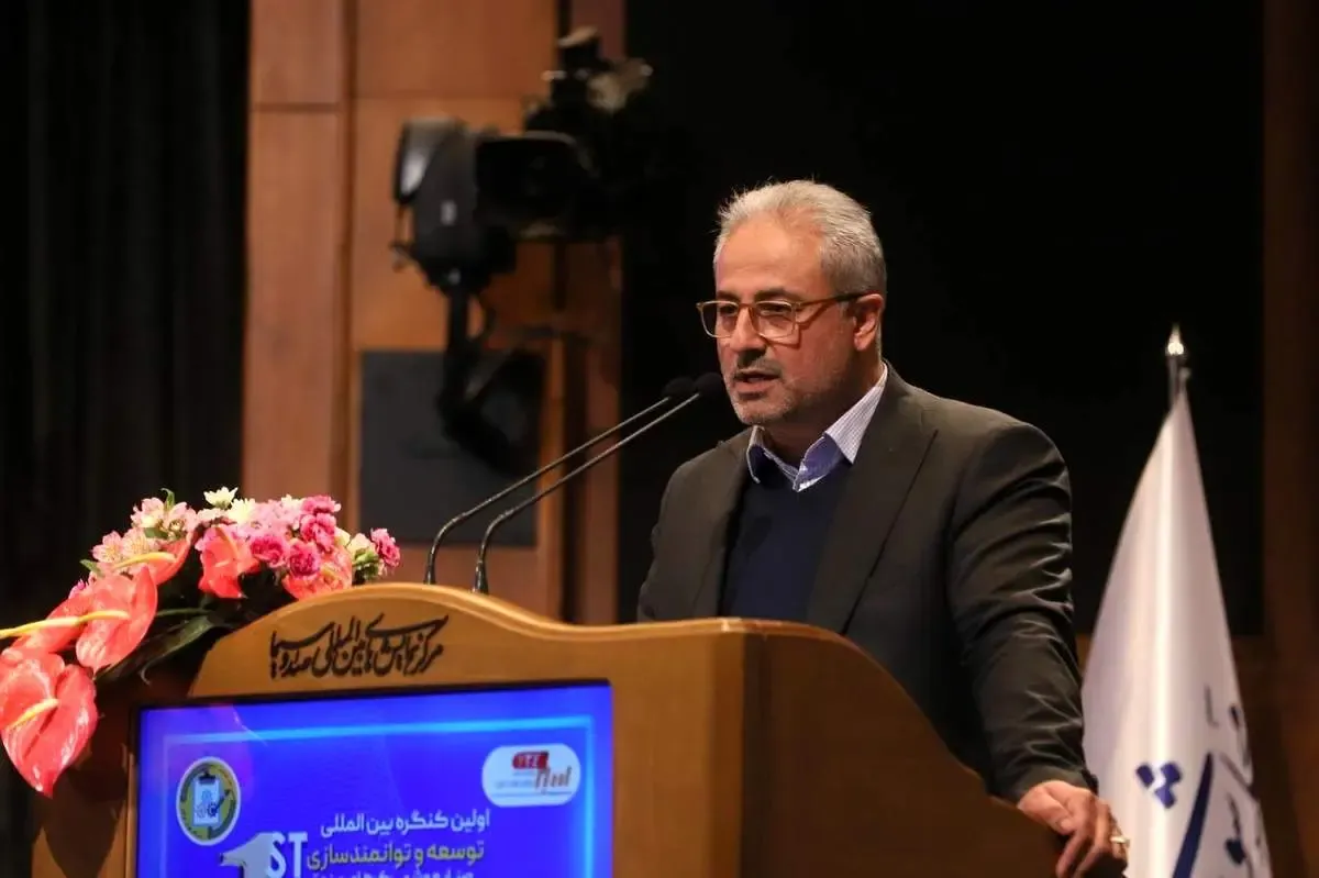 حمایت بیمه دی از صنایع کوچک/ کمک بیمه به حفظ سرمایه بنگاه ها