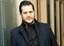 ببینید/ سیاوش خیرابی به سوگ پدر نشست/ حضور بازیگران معروف در مراسم ختم