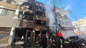 نجات ۲۵ نفر از آتش‌سوزی در فروشگاهی در مشهد توسط آتش‌نشانی