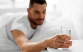 قبل از خواب آب بنوشید این اتفاقات می افتد