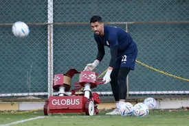 کاپیتان استقلال بازی با تراکتور را از دست داد