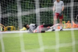 دروازه بان سابق پرسپولیس زیر تیغ جراحی