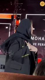 معرفی عاشقانه سارا منجزی‌پور توسط همسرش محمد علیزاده در کنسرت/ فیلم