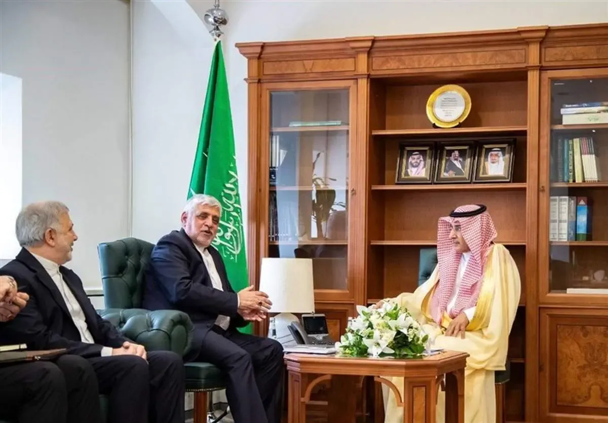 دیدار نماینده ویژه عراقچی با معاون سیاسی وزیر خارجه عربستان