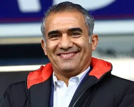 استایل جذاب احمدرضا عابدزاده لب دریا/ عکس