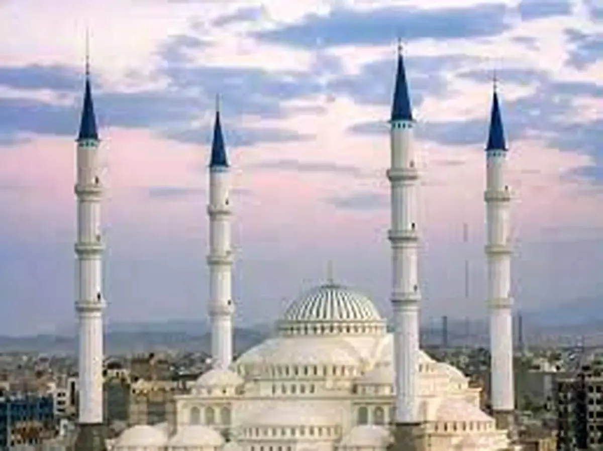 ببینید | ماجرای هویت جعلی 132نفر از طلاب و اساتید مسجد مکی زاهدان