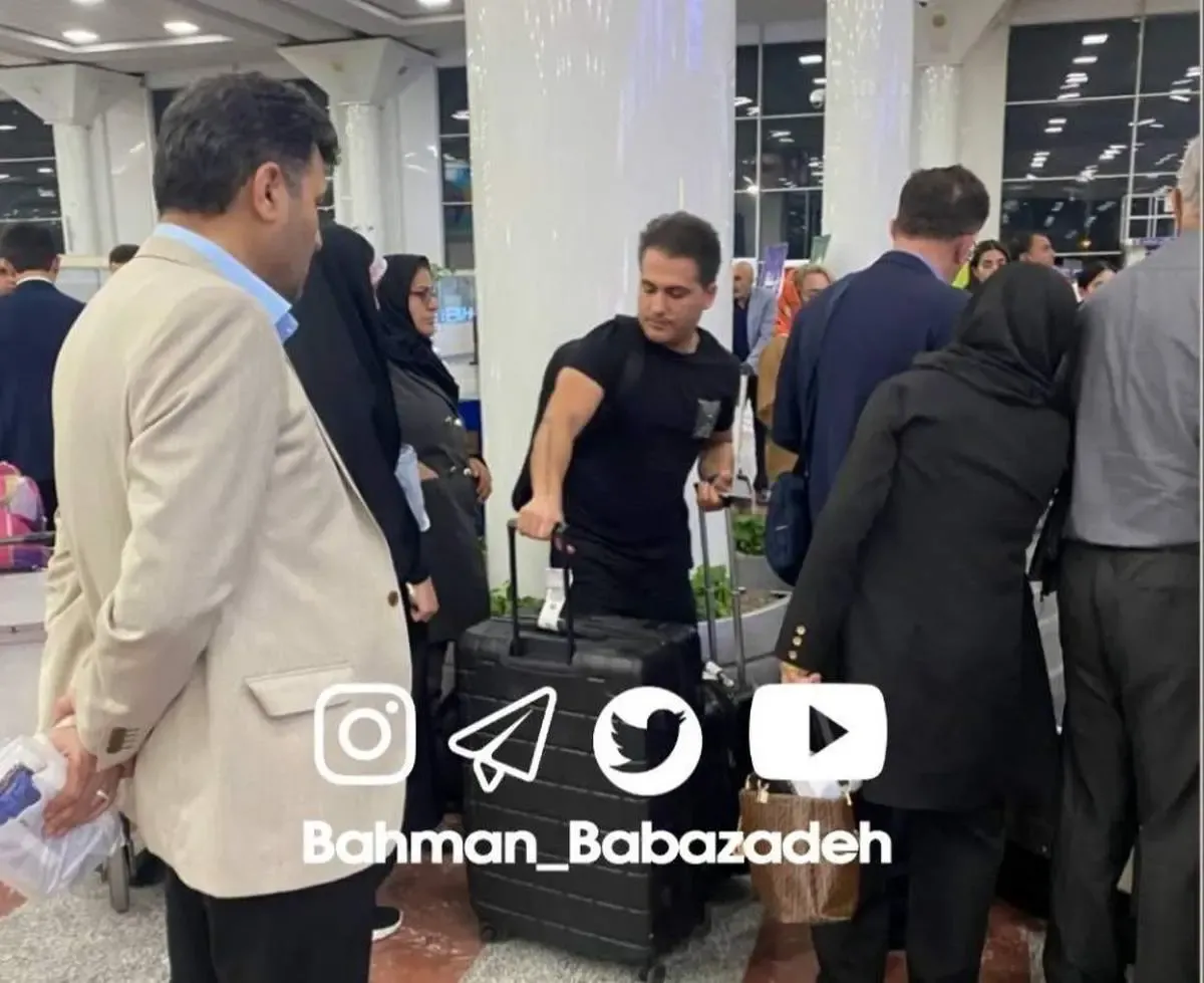 بازگشت خواننده پاپ معروف از آمریکا به ایران / عکس