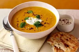 طرز تهیه سوپ کرفس پاییزی برای مقابله با آلودگی هوا/ راحت و مقوی