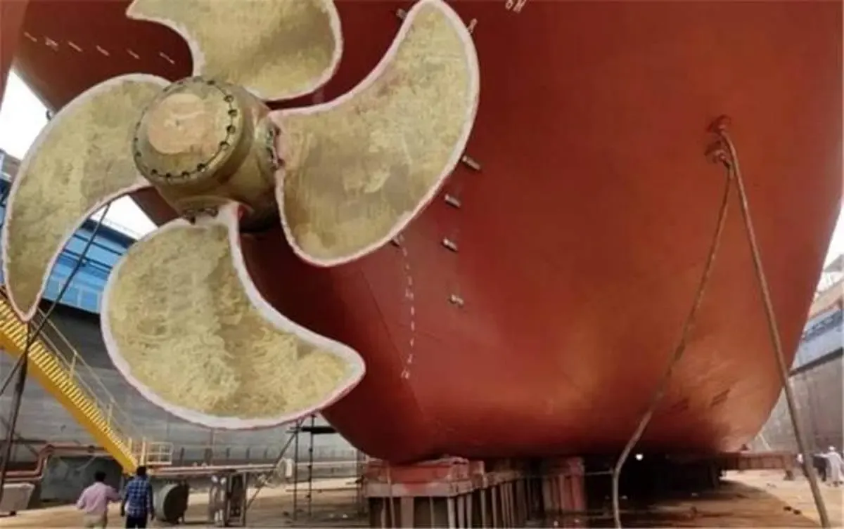 برنامه تعمیر ۱۷ نفتکش غول‌پیکر در “ایزوایکو”/ دستیابی ایران به توان تعمیر پروانه شناورهای VLCC