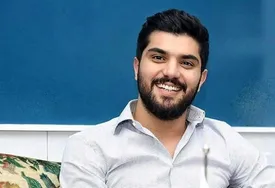 قاب خانوادگی سینا مهراد و پدر و مادرش جلب‌توجه کرد