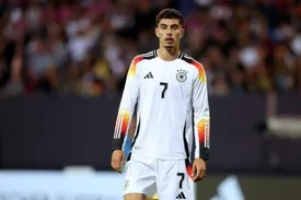 همه علیه ستاره آلمان: از ترکیب بیرونش کنید!