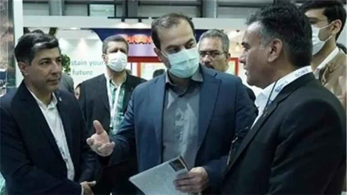 بازدید معاون رئیس جمهور از غرفه شرکت ملی صنایع مس ایران