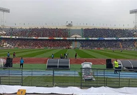 لحظه ورود هاشمی نسب به زمین آزادی و انفجار هواداران/ فیلم