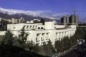 هتل اوین پارسیان: از طراحی بی‌نظیر تا خدمات استثنایی