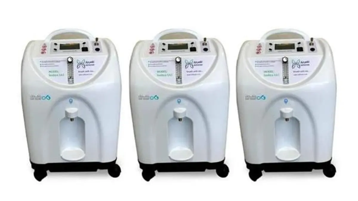 کارکنان بانک دی سه دستگاه اکسیژن‌ساز به سیستان و بلوچستان اهدا کردند