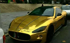 ماشینی با ۶ کیلو روکش طلا در تهران /عکس