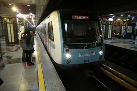 اتفاق وحشتناک در مترو انقلاب تهران/ اختلال در این خط مترو