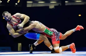 آغاز پرهیجان لیگ برتر کشتی آزاد و فرنگی/ یادگار امام روی تشک