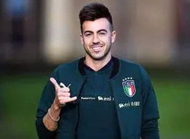 هافبک وفادار رم تا 2025 در این تیم می‌ماند