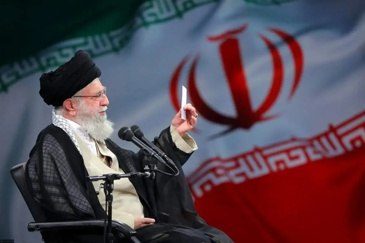 خاطرات خانواده شهدا الگوساز است | هنرمندان و اصحاب رسانه یاد شهدا را ترویج کنند