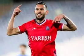 گلمحمدی مهاجم طوفانی آورد