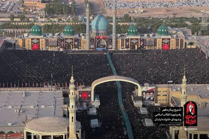 قم در قاب وداع با قائد امت؛ تشییع و بدرقه میلیونی پیکر رهبر شهید