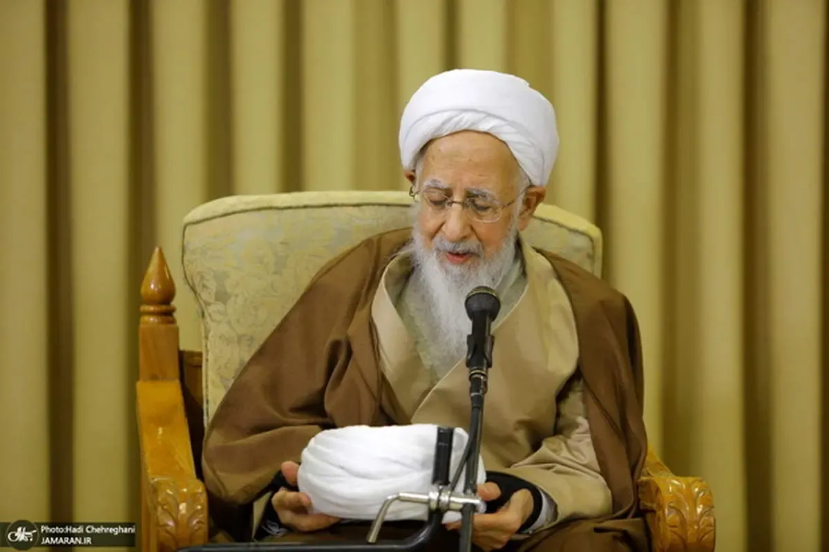 آیت الله جوادی آملی: آبروی ملت دست مسئولین امانت است