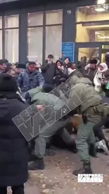 حملات وحشیانه پلیس روسیه به دانشجویان ایرانی/ببینید