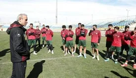 پرسپولیسی ها پول غذا ندارند!