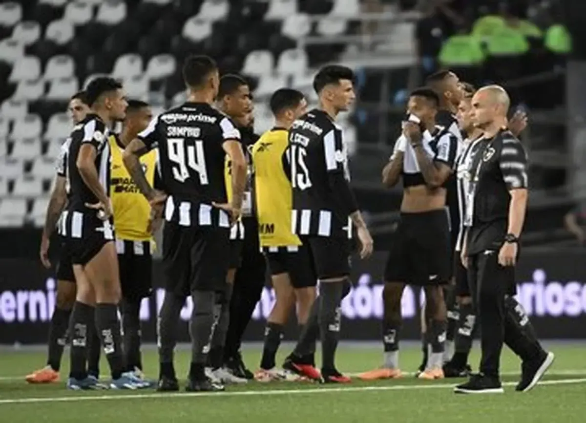 این فوتبال فساد خالص است، درش را تخته کنید!‏