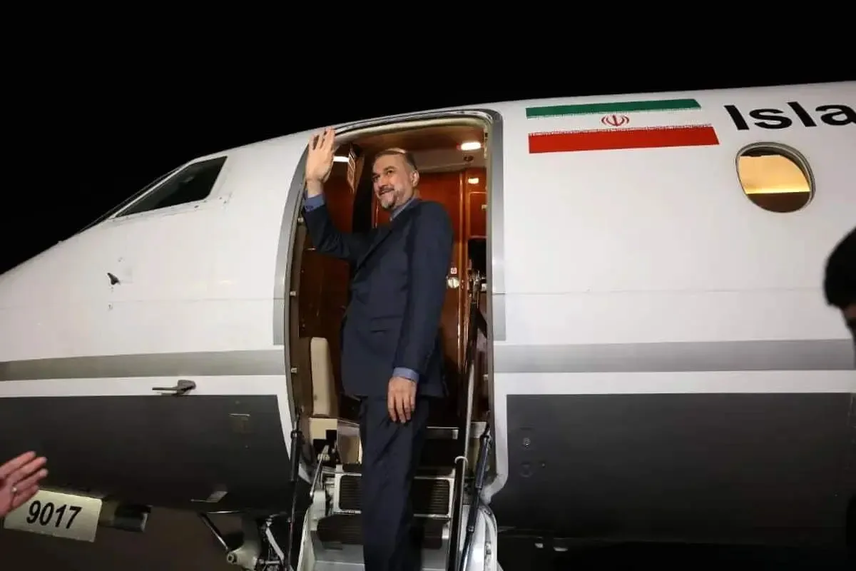 وزیر امور خارجه راهی کلمبو شد