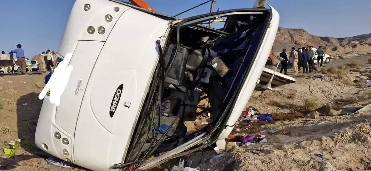 واژگونی اتوبوس با ۲کشته و ۲۵مصدوم در اصفهان