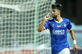 بی ادبی بازیکن استقلال کار دستش داد !/ عکس