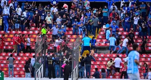 ببینید | درگیری خونین هواداران منچستر و آرسنال