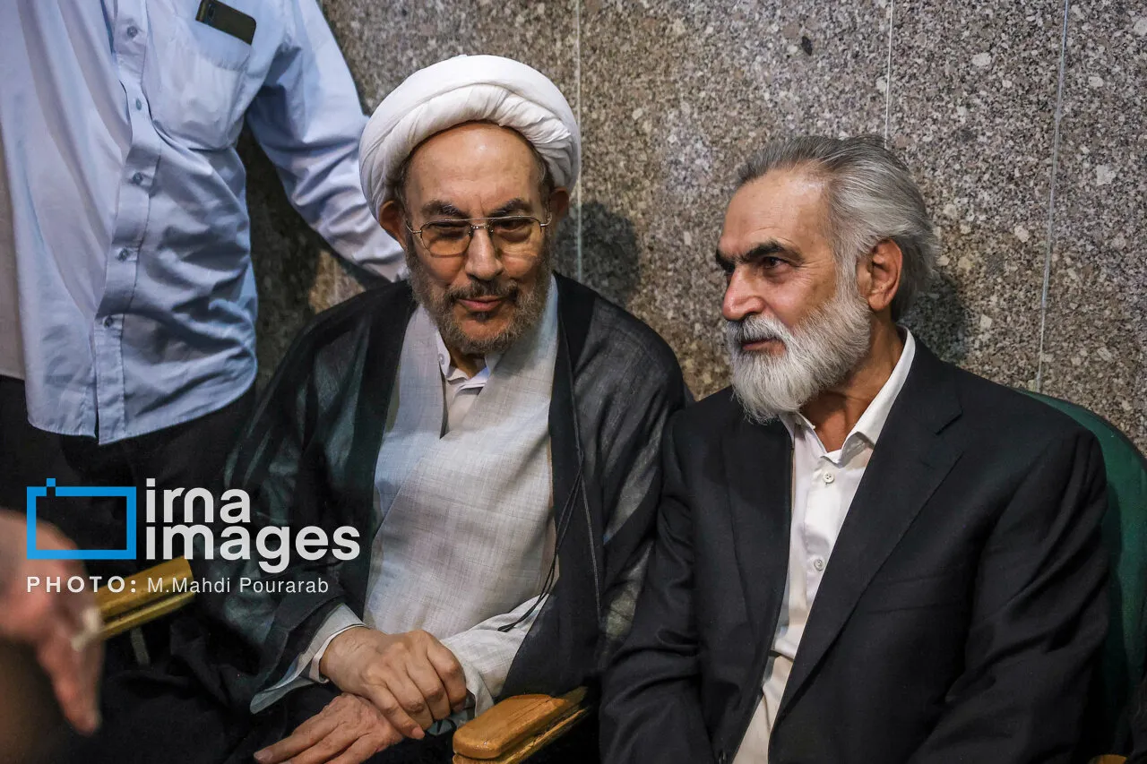 حسین فریدون