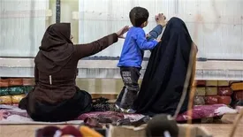 زنان سرپرست خانوار برای دریافت وام با مشکل تامین ضامن مواجه‌اند/ خروج بیش از ۱۳ هزار زن تحت پوشش بهزیستی از چرخه حمایت/ ۲۳ هزار نفر همچنان پشت نوبت هستند