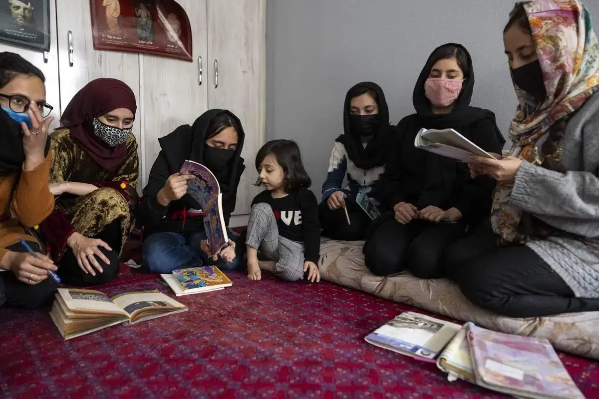 سال تحصیلی افغانستان در غیاب دختران آغاز شد