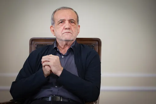 پزشکیان: ۴۷ سال است می‌خواهیم درست کار کنیم، می‌گویند الان وقتش نیست!